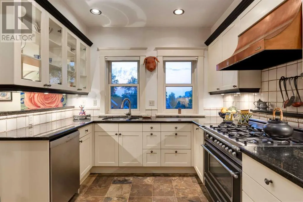 2209 Carleton Street SW