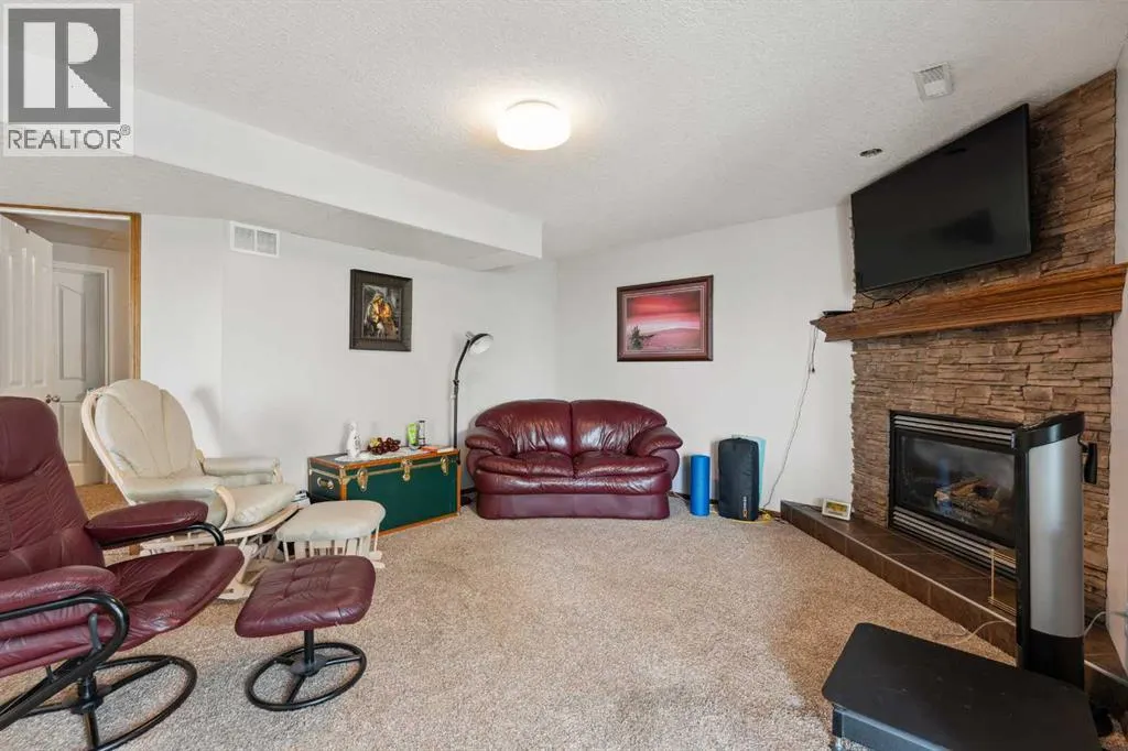 16 Bow Ridge Drive