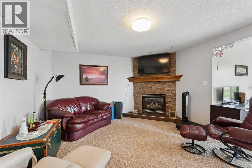 16 Bow Ridge Drive