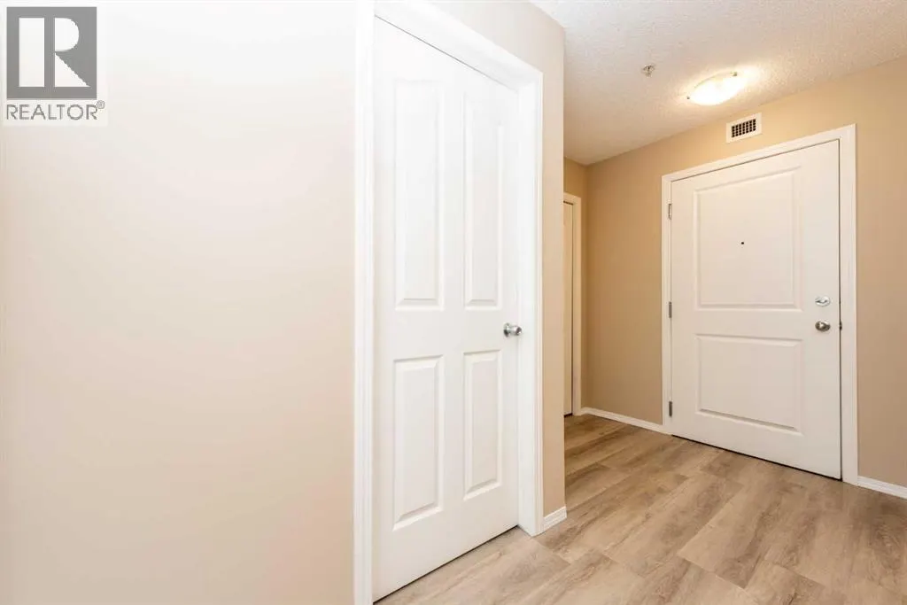 4210, 403 Mackenzie Way SW