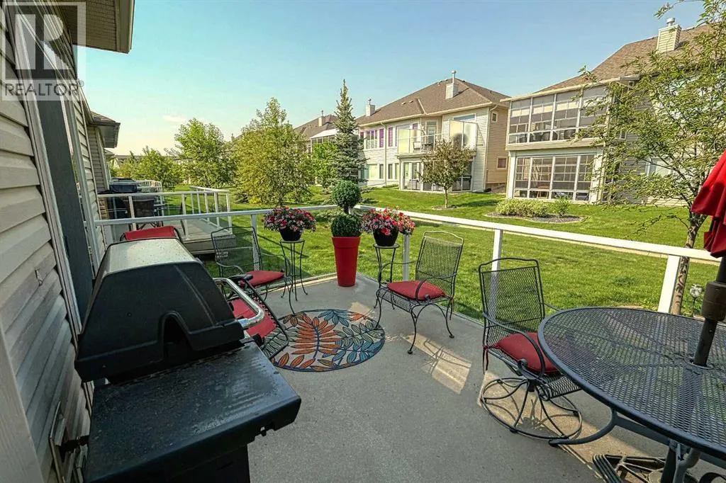 223 Sunset Square