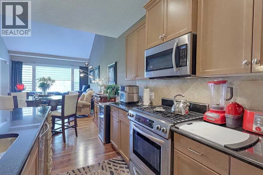 223 Sunset Square