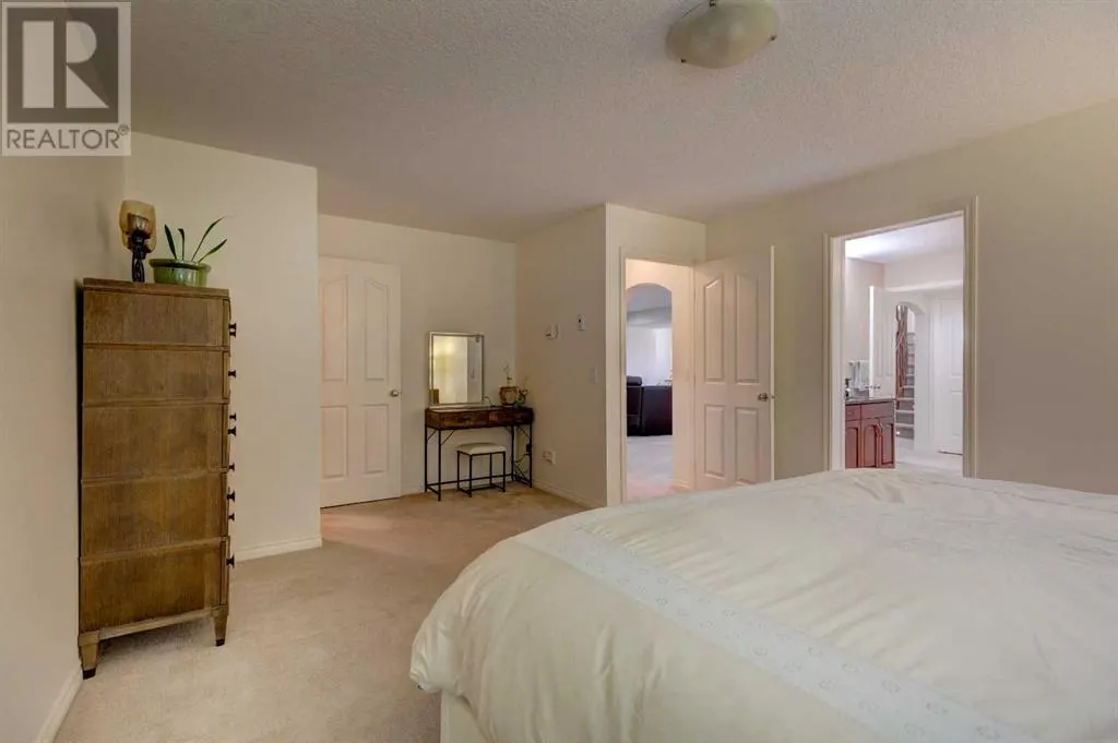 2 Cranridge Heights SE