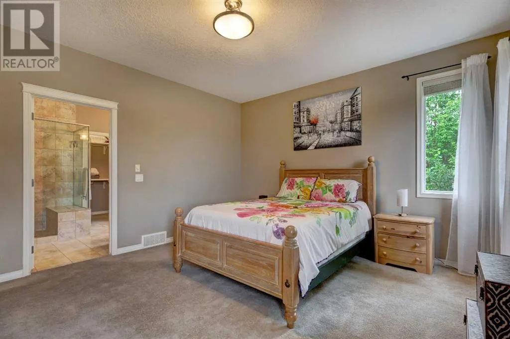 2 Cranridge Heights SE