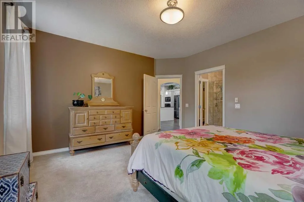 2 Cranridge Heights SE