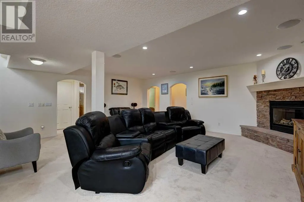 2 Cranridge Heights SE