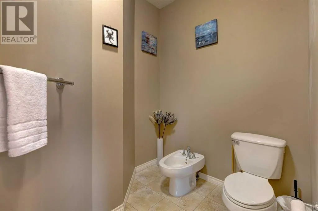 2 Cranridge Heights SE
