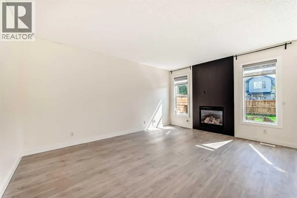 301 Brightonstone Green SE