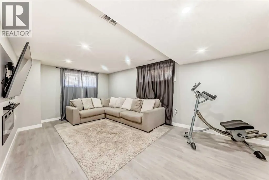 301 Brightonstone Green SE