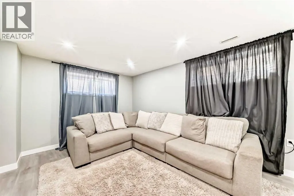 301 Brightonstone Green SE