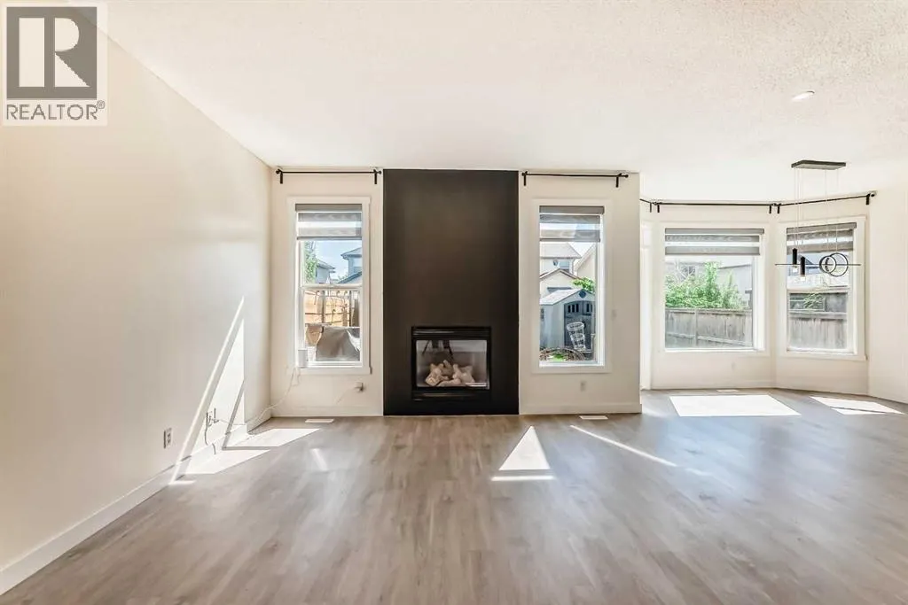 301 Brightonstone Green SE