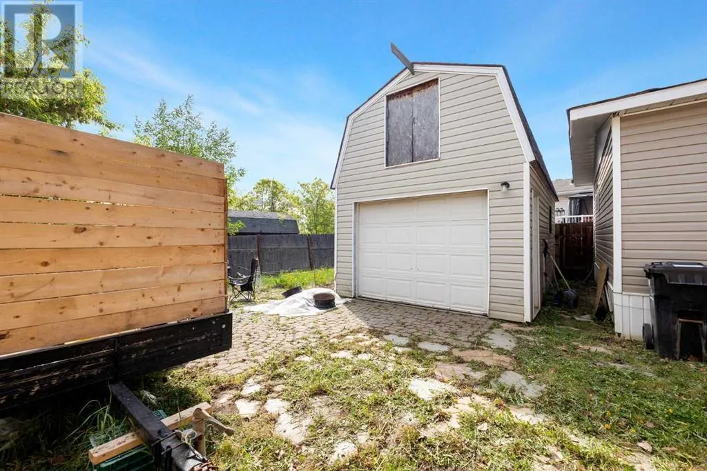 216 Grenfell Crescent