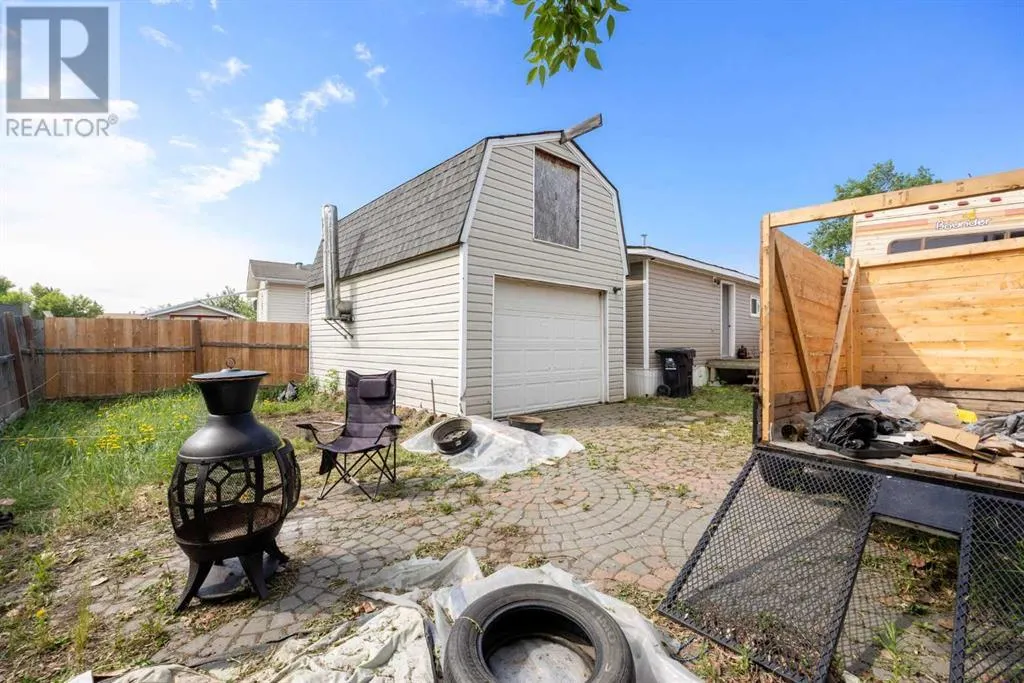 216 Grenfell Crescent
