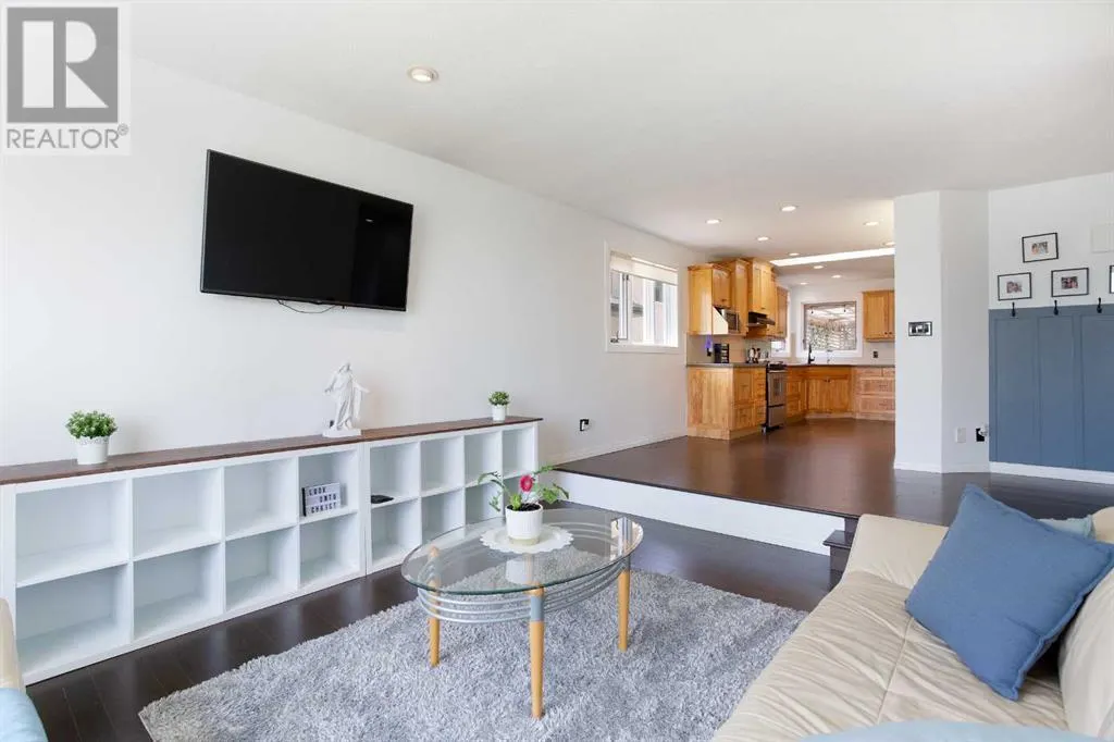 123 Woodbend Way