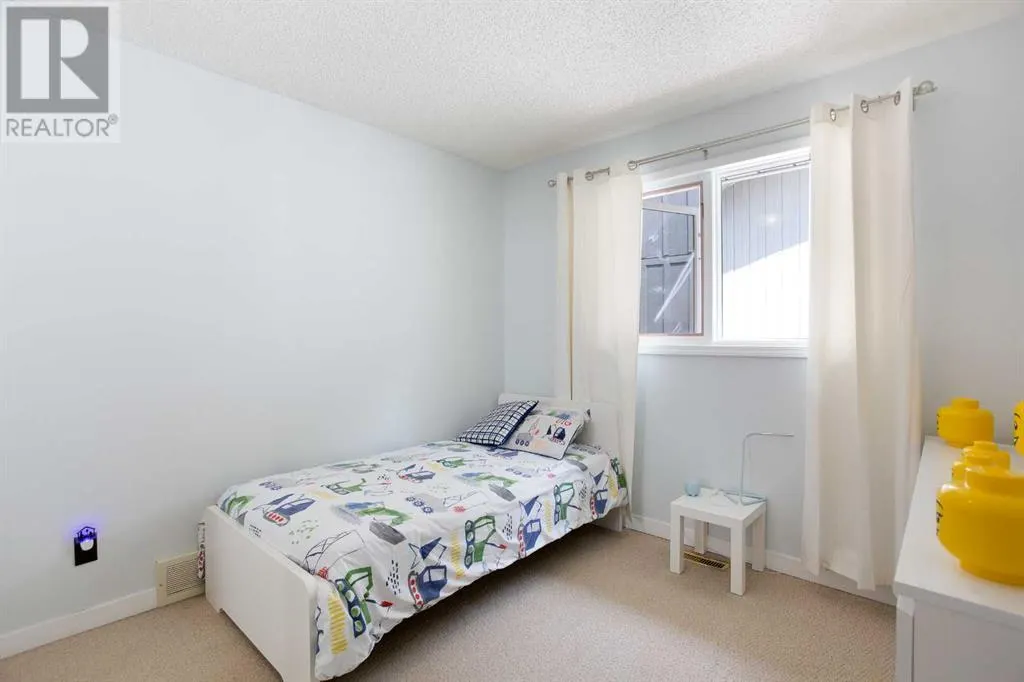 123 Woodbend Way