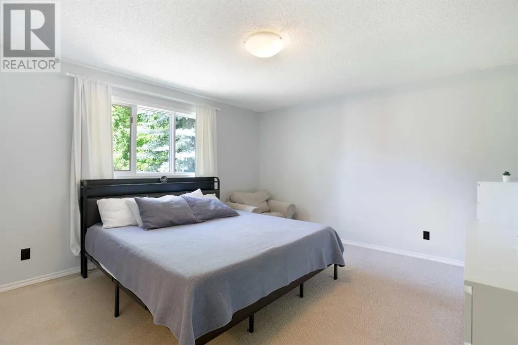 123 Woodbend Way