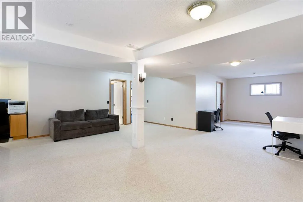 123 Woodbend Way