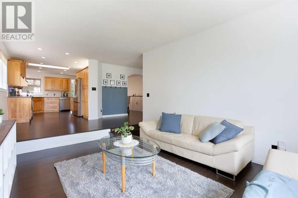 123 Woodbend Way