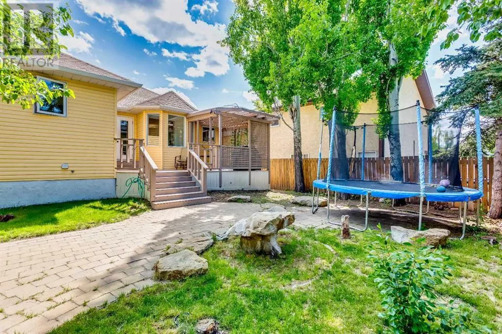 123 Woodbend Way