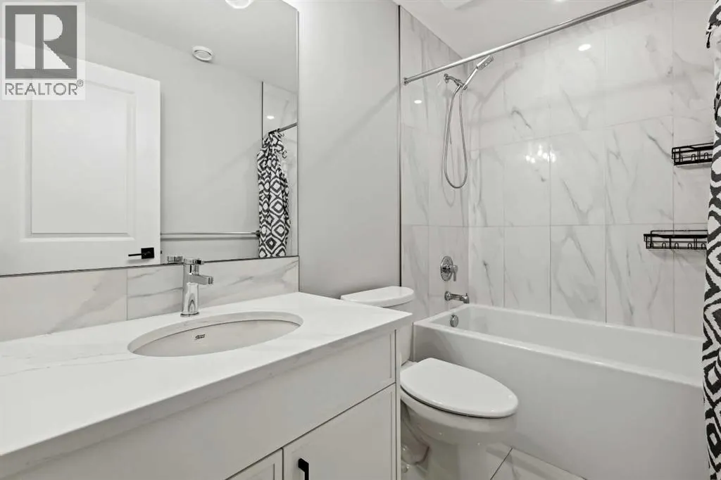 537 Marine Drive SE