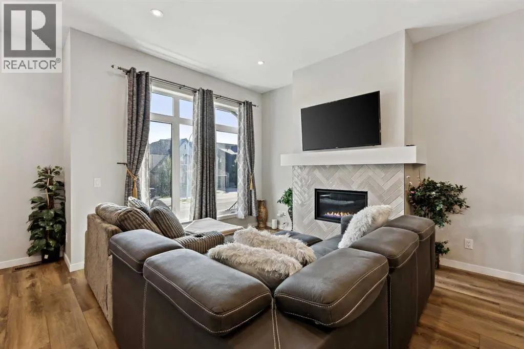537 Marine Drive SE