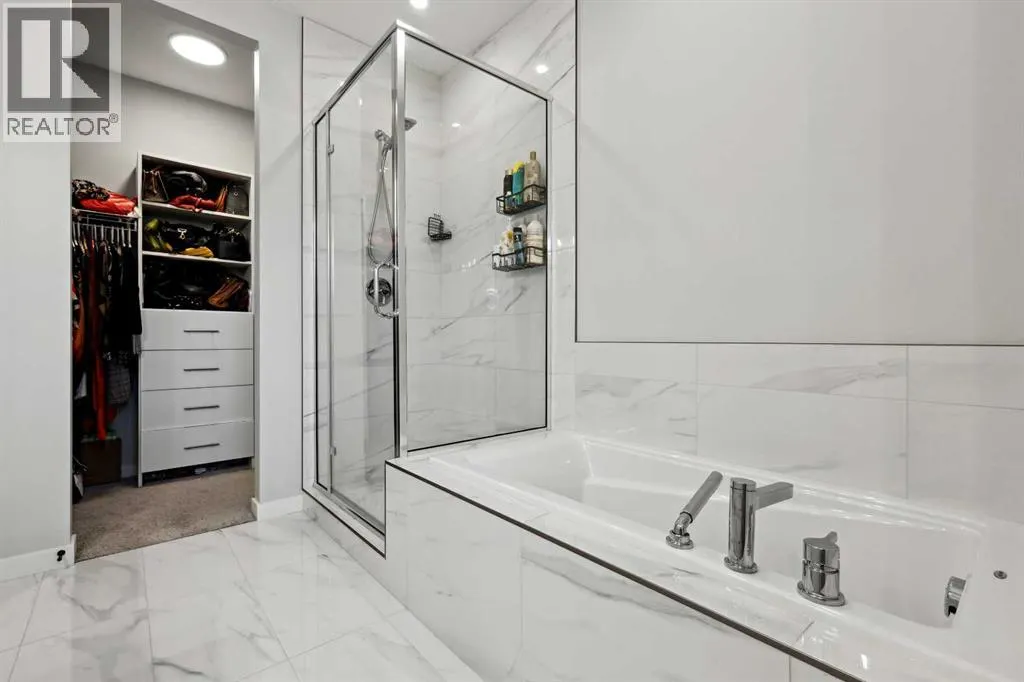 537 Marine Drive SE