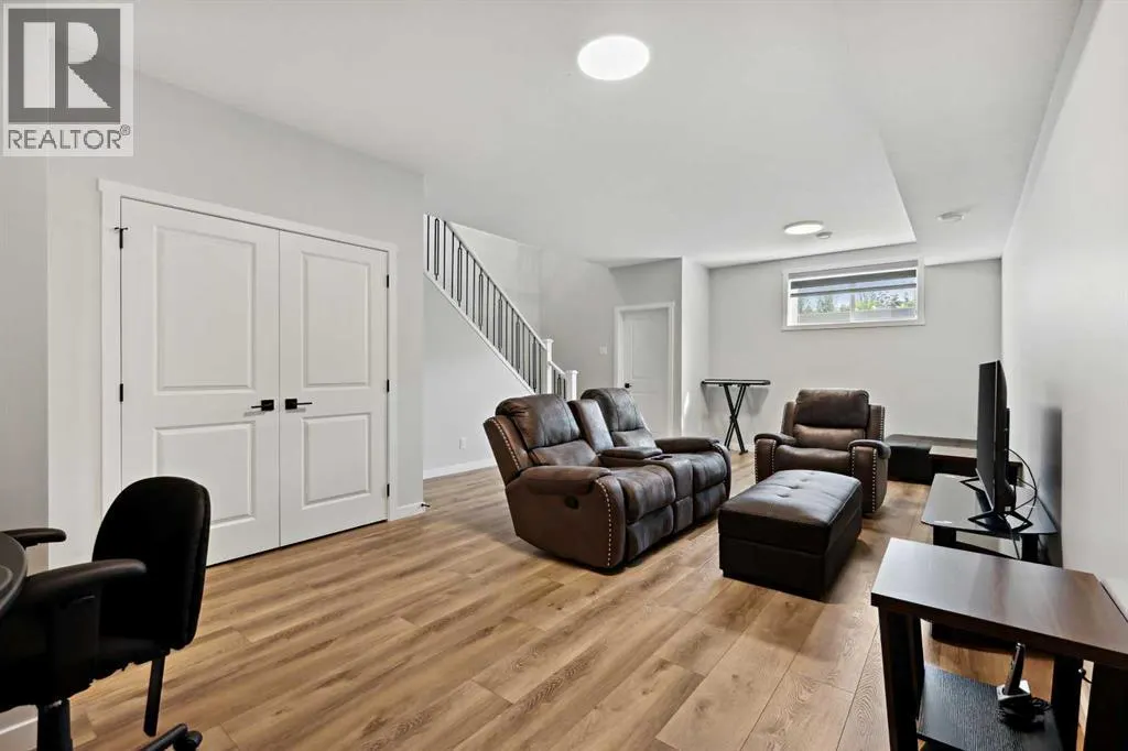 537 Marine Drive SE