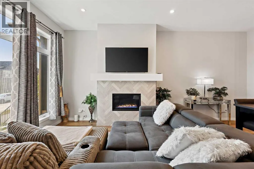 537 Marine Drive SE