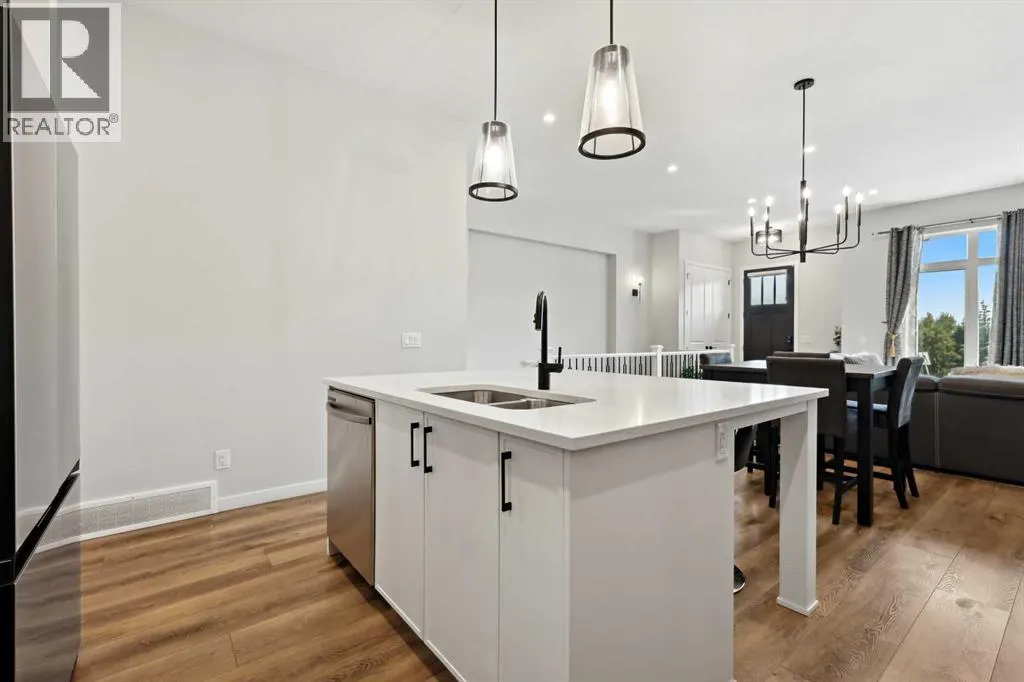537 Marine Drive SE
