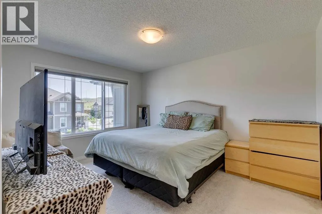 305 Heartland Crescent