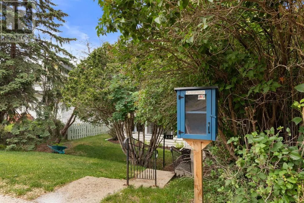 118 2 Street SW