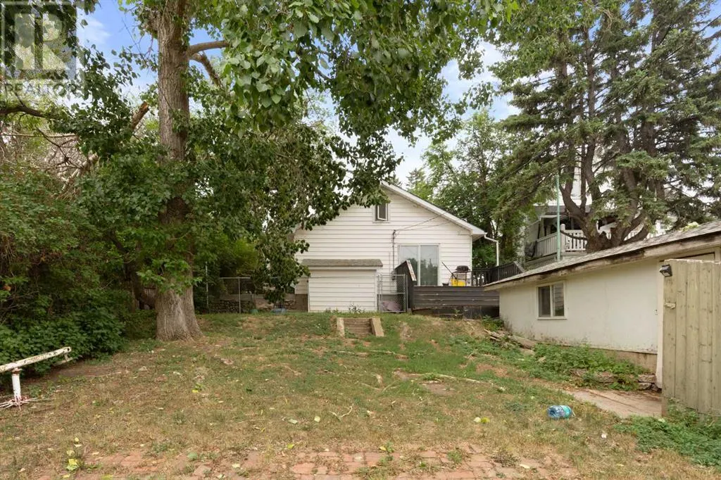 118 2 Street SW