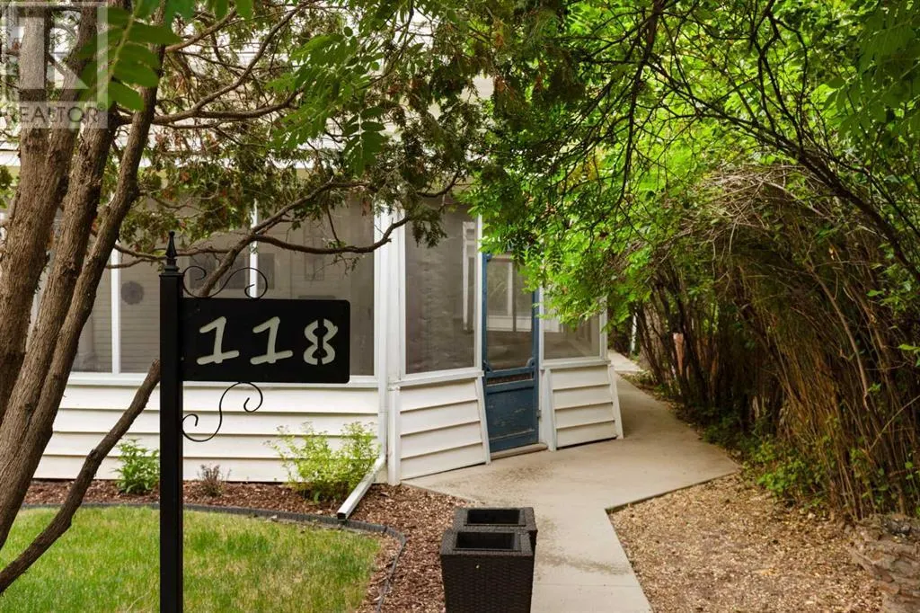 118 2 Street SW