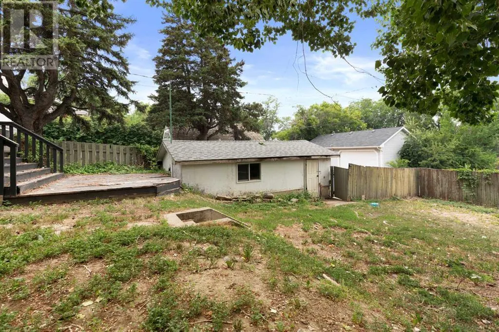 118 2 Street SW