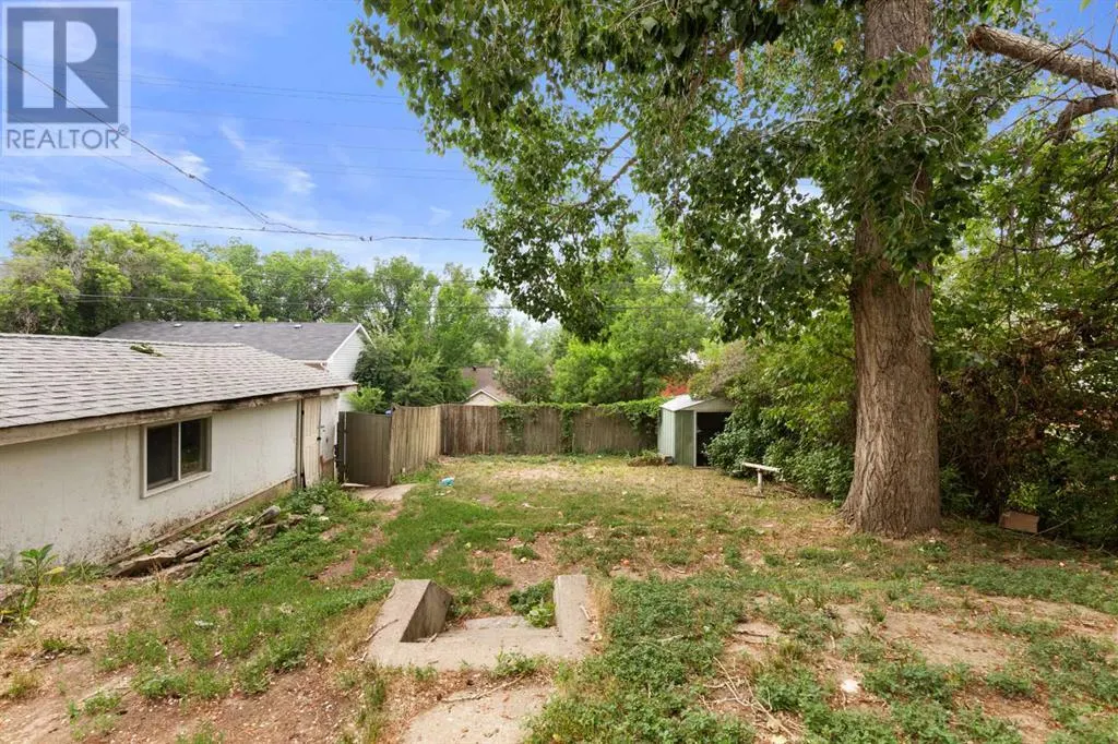 118 2 Street SW
