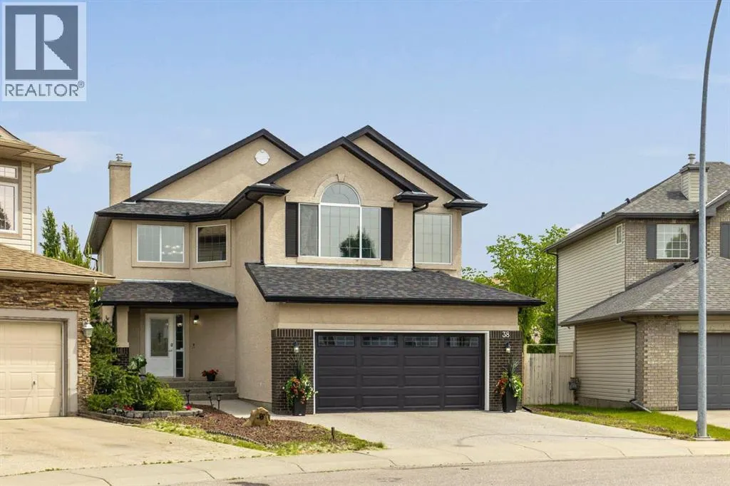 38 Simcoe Crescent SW