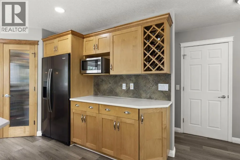38 Simcoe Crescent SW