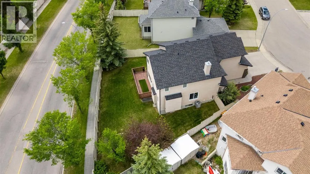 38 Simcoe Crescent SW