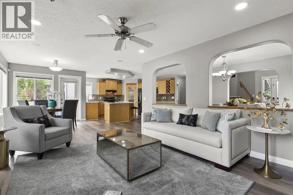 38 Simcoe Crescent SW