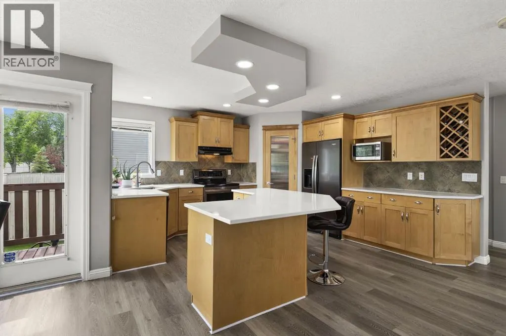 38 Simcoe Crescent SW