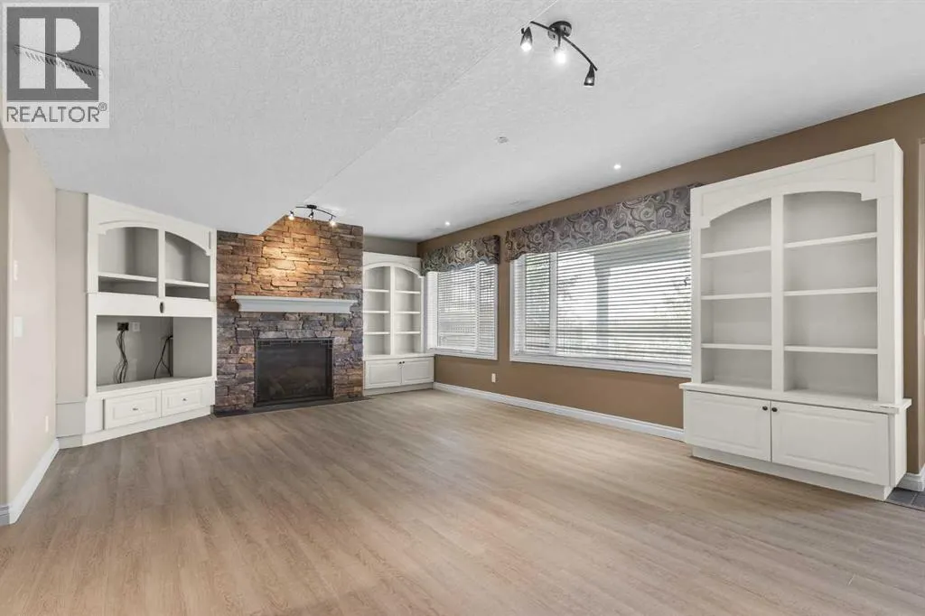 86 Springborough Green SW