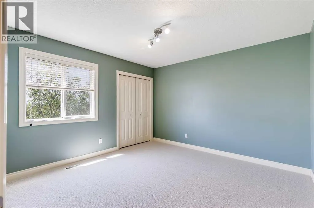 86 Springborough Green SW