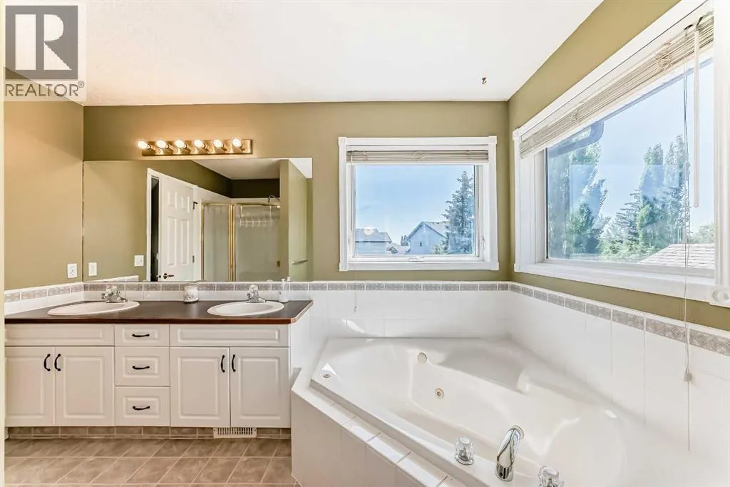 16 Cimarron Crescent