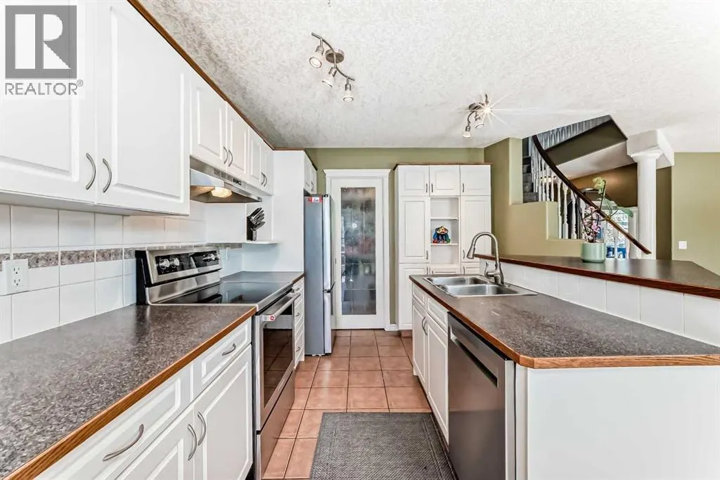 16 Cimarron Crescent