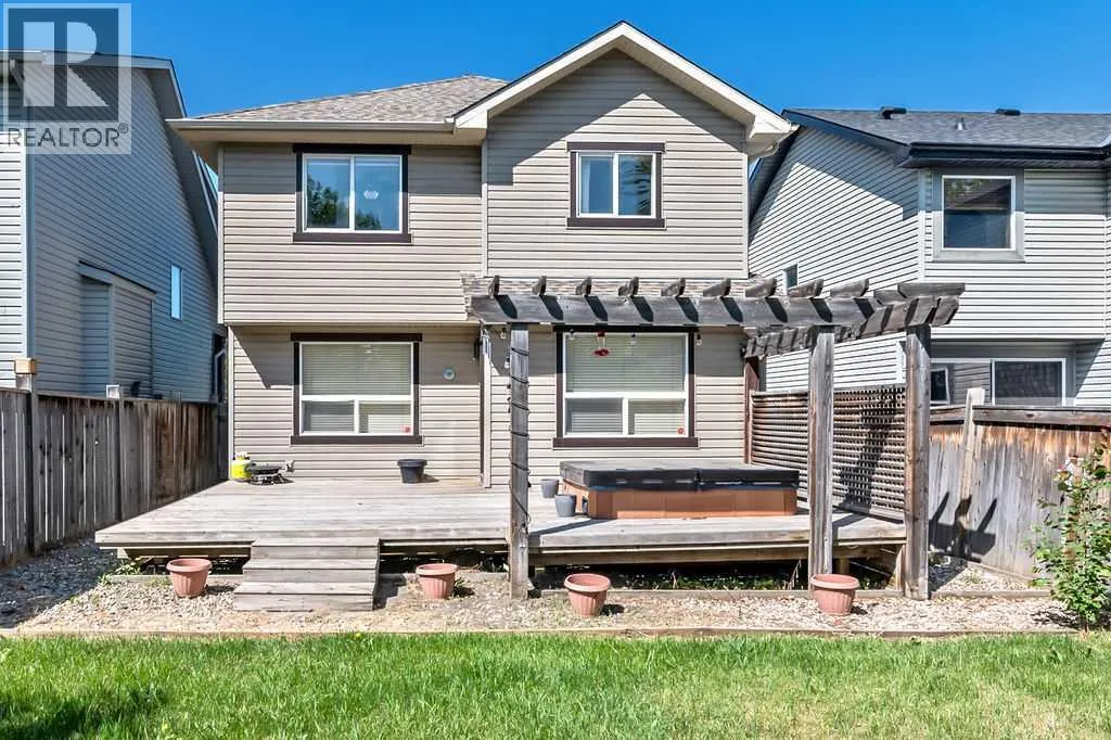 18 Auburn Bay Court SE