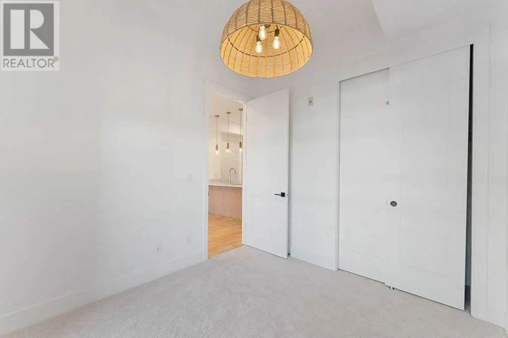111, 370 Dieppe Drive SW