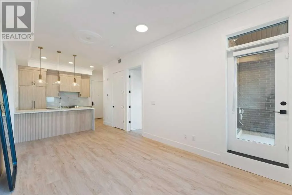 111, 370 Dieppe Drive SW