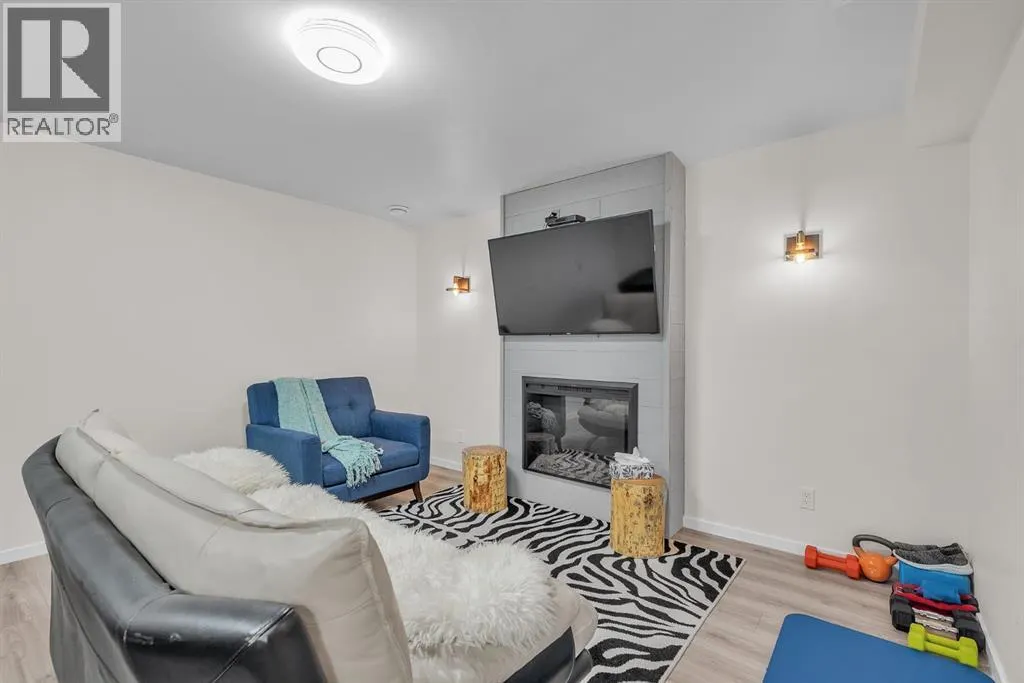 354 Magnolia Square SE