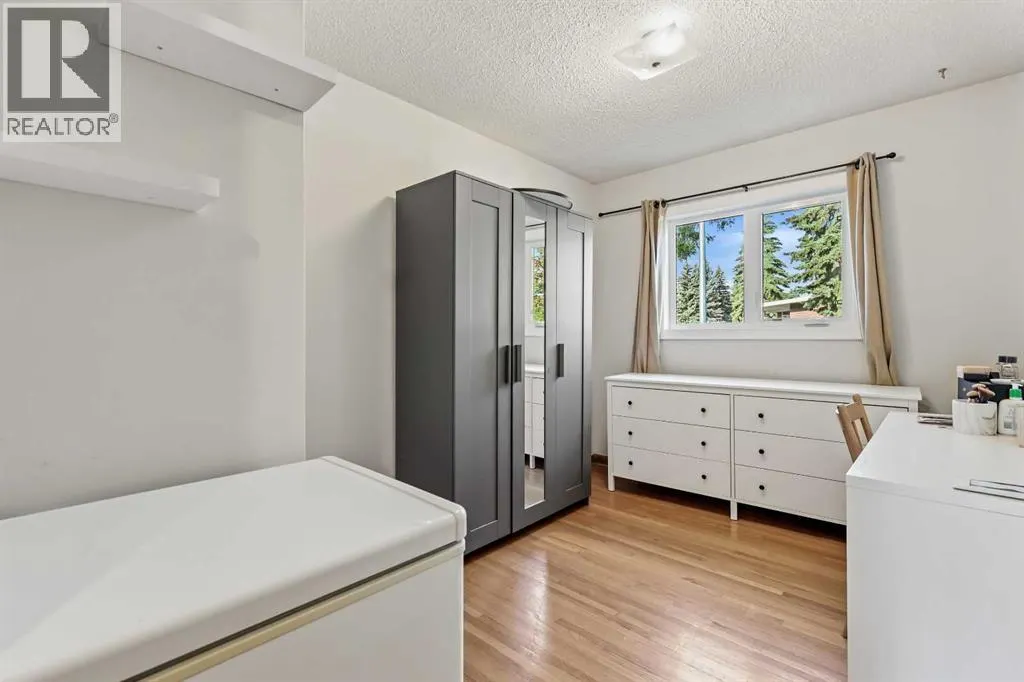92 Governor Drive SW