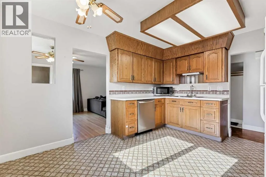 92 Governor Drive SW